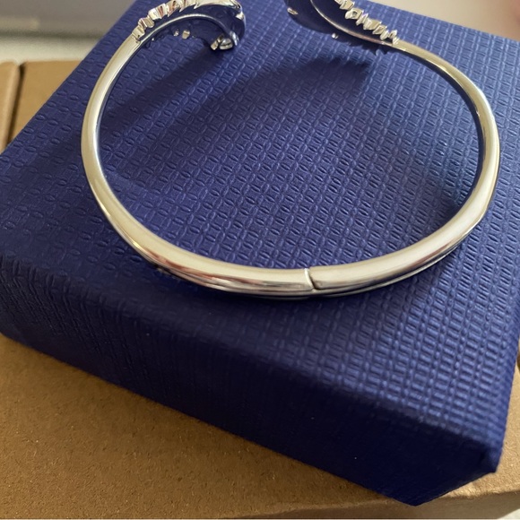 Bangle-Feather, White, Rhodium plated - Picture 5 of 6